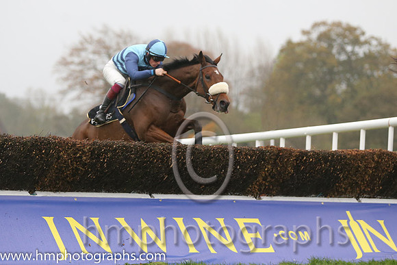 02 Wonderful Charm and Sam Twiston-Davies - - 02nd (3 ,light blue, dark blue shevrons ) Trainer - P F Nicholls