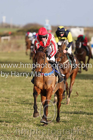 01 Mystical Knight  B O'Neill - Trainer : Colin Bowe, Grey, red chevron