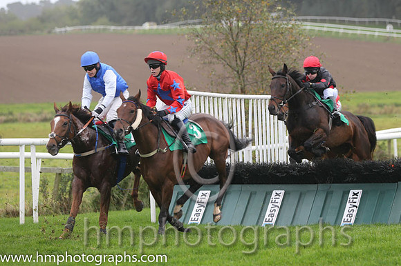 01 SomethingPrecious and D J Howard - - 01st (8 ,Black, three red spots ) Trainer - Daniel Howard