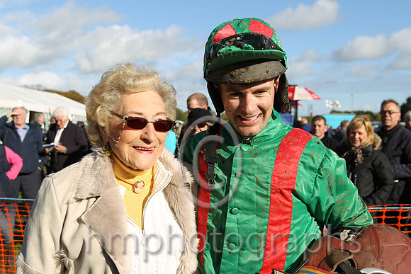 01st Ticinese (Gb) and M J O'Hare ( 6 , EMERALD GREEN,red braces; emerald green, plain sleeves; emerald green cap,red diamonds ) Trainer: Graham McKeever,, Owner : Mrs M.E. Hagan