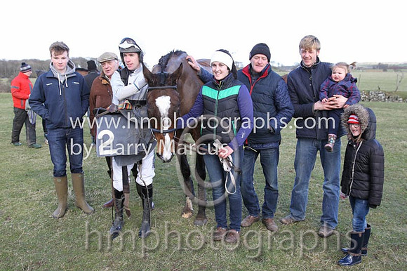01 Ballyarthur  Derek O'Connor - Trainer : Colin S McKeever, Black and white qtrd