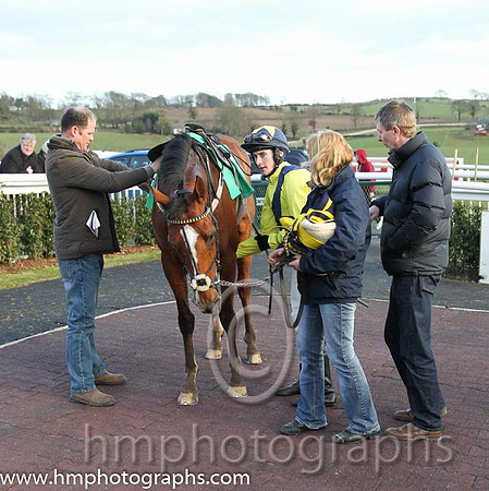 Race 6 1st - Court Frontier (IRE) (2 ) Jockey: Mr John J Fitzpatrick (7) - Trainer: A Fleming - yellow, blue sash