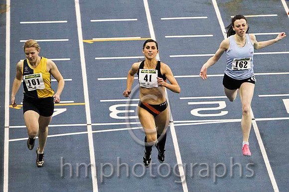 Snezana Bechtina (41) Clonliffe Harriers AC - Winner  - Senior women's 200m B Final - FT8E0359-e