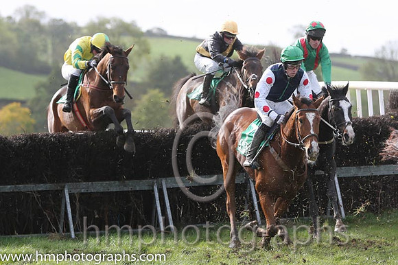 05th Tailor's Gold and J P O'Rourke - - 05thth (7 ,dark blue, emerald green seams ) Trainer - Tom Shaw