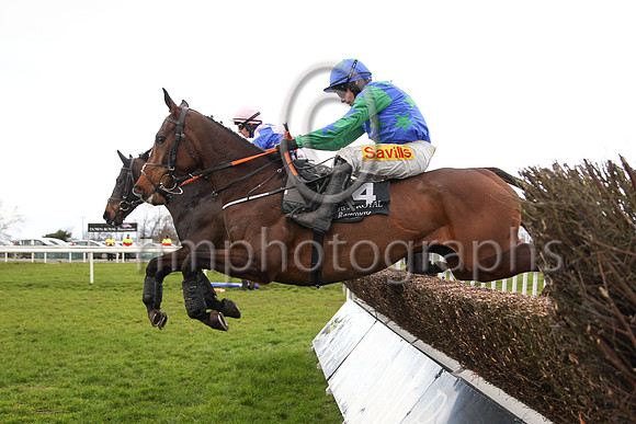 01st Biddy The Boss and S W Flanagan ( 4 , blue, green diamonds ) Trainer - G P Cromwell , Owner - Kilbriens Syndicate