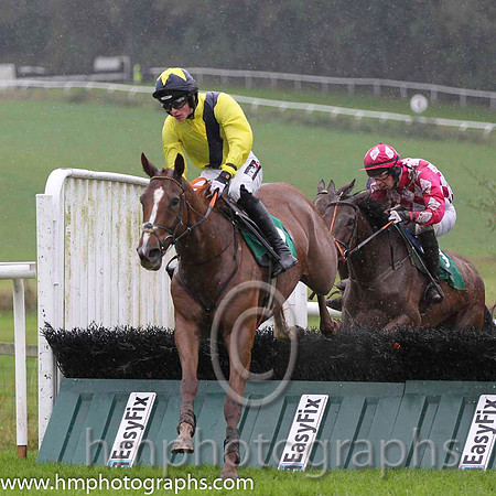 01 Old Kilcash & D E Mullins - winner (5, yellow, dark blue sash) - FT8E8910-18