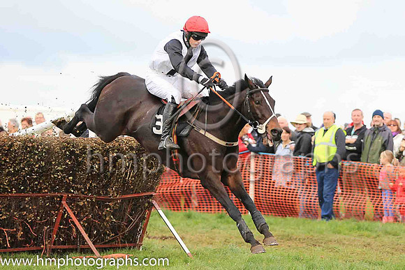 04th BOBOWEN and M J O'Hare ( 3 , WHITE,black panel; black sleeves; red cap ) Trainer: Caroline McCaldin,, Owner : Niall McCarthy  Caroline McCaldin