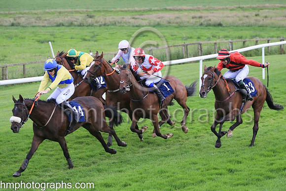 01st Fassbender (1 , white, red star ) Jockey: Mr J J Gerrard7 , Trainer: Mark Michael McNiff