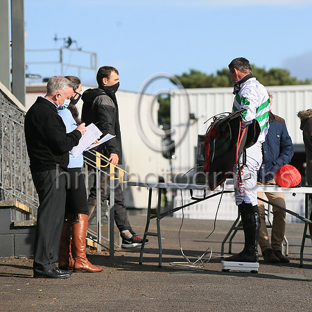 01st Tullybeg and D N Russell ( 2 , green and white chevrons ) Trainer - G Elliott , Owner - Noel Moran  Mrs Valerie Moran