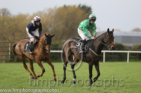 04 Hells Cat Maggie and B J Geraghty - - 04th (1 ,dark blue, pink epaulettes ) Trainer - E J O'Grady  03 Melbourne Lady and M W Bowes - - 03th (5 ,emerald green, yellow stars ) Trainer - P Fegan