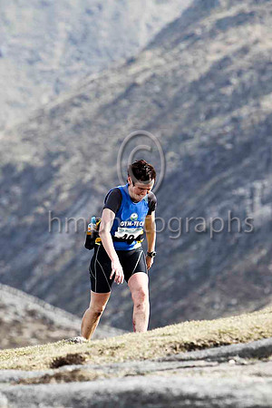 Denise Mathers - Newry City Runners AC - 120th, 20th woman in 3.29.35 - FT8E1824-e