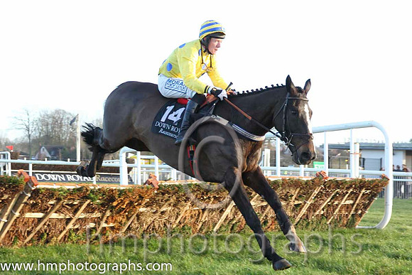 17 Tama Taskin & B F Cawley - 17th (14, yellow, royal blue spots) - CU2D9873-82