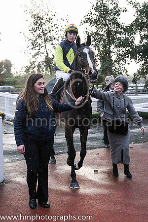 01st Realt Mor and K M Donoghue ( 1 , black, yellow diamond ) Trainer - G Elliott , Owner - Mrs P Sloan