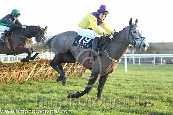 09 Whinstone Dani & R P Treacy - 9th (19, purple and yellow diabolo) & 10 - CU2D9841-59