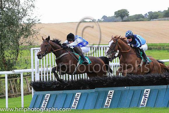 01st Tornado Watch and M P Fogarty ( 1 , dark blue and light blue diabolo ) Trainer - Jonathan Fogarty , Owner - Mrs Mary Frances Fogarty