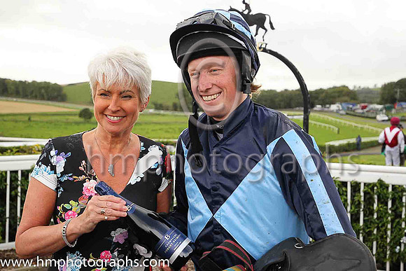 01st Tornado Watch and M P Fogarty ( 1 , dark blue and light blue diabolo ) Trainer - Jonathan Fogarty , Owner - Mrs Mary Frances Fogarty