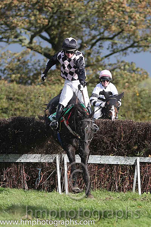 10 Mr Bolt and N McParlan - PU - 10th (12 ,black and pink diamonds ) Trainer - Sean McParlan