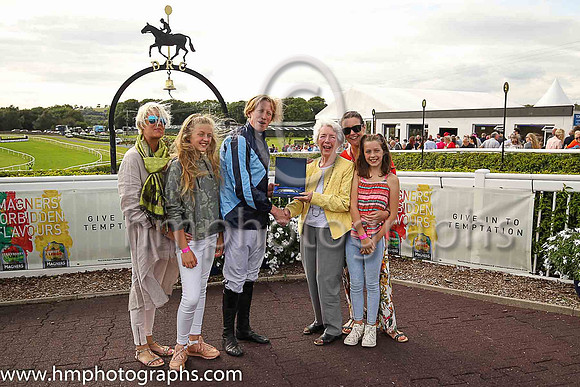 01st Tornado Watch and M P Fogarty ( 8 , dark blue and light blue diabolo ) Trainer - Jonathan Fogarty , Owner - Mrs Mary Frances Fogarty