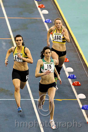 Louise McArdle (148) Leevale AC - 2nd , Jessie Barr (15) Ferrybank - Winner & Christine Neville (152) Leevale 3rd - Senior Women's 400m B Final - CU2D3576-e