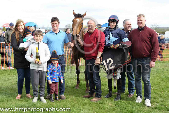 01st SHECOULDBEANYTHING and D G Lavery ( 12 , NAVY,light blue star; navy sleeves,light blue armlet; navy cap,light blue star ) Trainer: Patrick Eugene Turley,, Owner : Declan Lavery