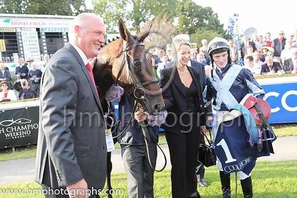 01 Fiesolana and W J Lee - - 01st (1 ,dark Blue, light blue cross sashes ) Trainer - W McCreery