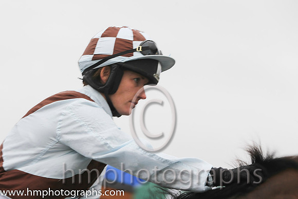 01 Young Dillon & Ms K Walsh - Winner(5,light blue, beige cross)