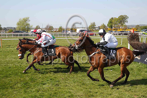 07th Galloping Anger and R P Treacy ( 12 , white, black panel ) Trainer - Matthew J Smith , Owner - Kevin John Smith