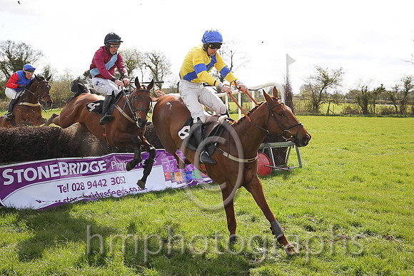 01st CASTLE CLYDE and M J O'Hare ( 6 , YELLOW,royal blue sash; yellow,royal blue armlet sleeves; royal blue cap,yellow star ) Trainer: George Stewart,, Owner : Stephanie Metcalfe