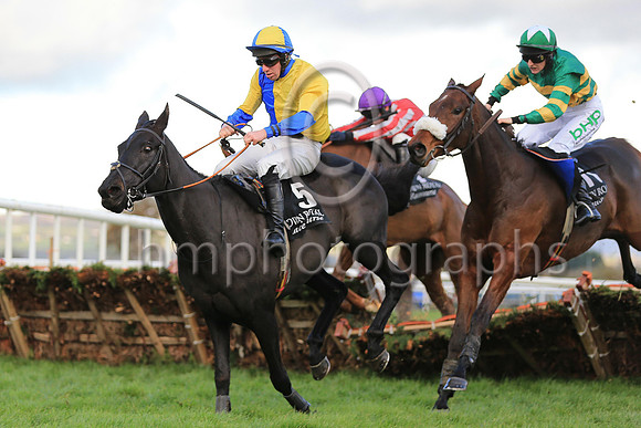 01st Top Othe Ra and Paul Townend (7,red and grey qtrd) ,Trainer Thomas Mullins, Owner Mrs Helen MullinsAA1V7102