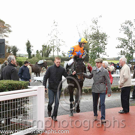 01 Gilt Shadow & Mr S Crawford - winner (1, orange, royal blue star) - CU2D9311-9