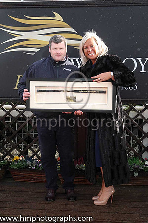 01st A Toi Phil and R Walsh ( 1 , maroon, white star, maroon cap ) Trainer - G Elliott , Owner - Gigginstown House Stud