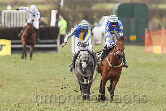 01st HAYLEY BELLE and M J O'Hare ( 6 , ROYAL BLUE,yellow star; royal blue,yellow stars sleeves; royal blue  yellow hooped cap ) Trainer: J.G. Cosgrave,, Owner : Ian W. Moore