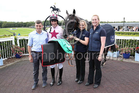 01st Westland Row and D N Russell ( 2 , pink, maroon star ) Trainer - G Elliott , Owner - Mrs Caren Walsh  John F Doyle
