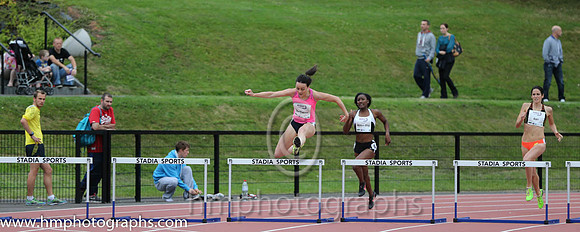 Christine McMahon (pink) Ballymena & Antrim AC 3rd in 58.85 - AA1V0080