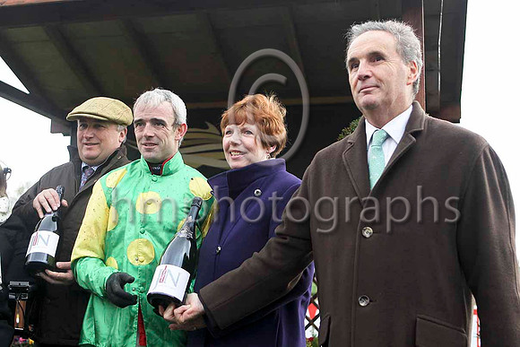 Kauto Star prizewinning group P Nicholls Trainer, Ruby Walsh Jockey and Jim Nicholson sponsor of the JNWine.com Champion Steeplechase - FT8E4797-e2