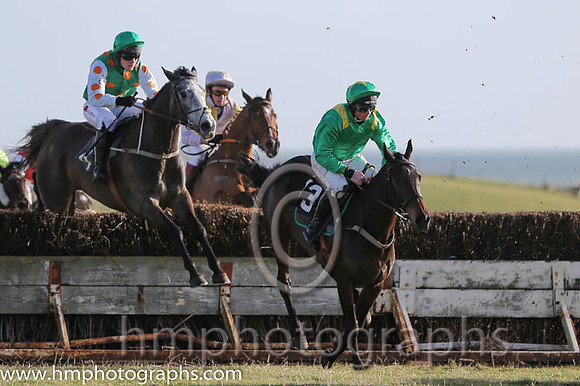 01 Monbeg Rose (4)  R James - Trainer : Donnchadh Doyle, Green, orange spots