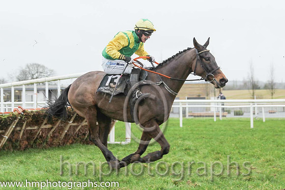 04 Tillargon & I J McCarthy - 4th (13,emerald green yellow epaulettes ) - CU2D0690-17