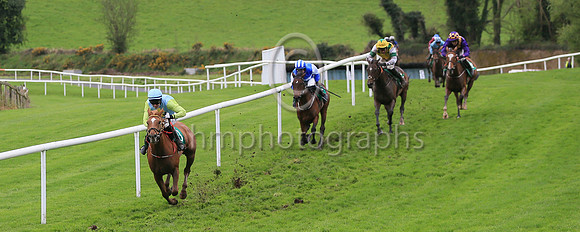 01st HIDDEN LAND and Mr J. C. Barry (5) ( 3 , Light blue , yellow cross ) Trainer - ANDREW KINIRONS , Owner - P J P Byrne