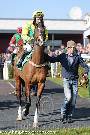 04th - Last Move (05)  Mr N McParlan (5) < Trainer : S McParlan  yellow, green diabolo