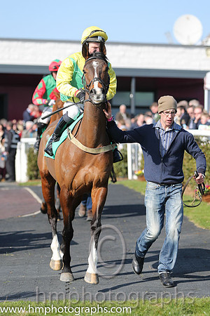 04th - Last Move (05)  Mr N McParlan (5) < Trainer : S McParlan  yellow, green diabolo