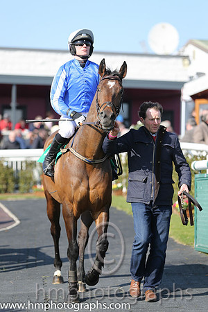 08th - Balmont Flyer (01)  S G McDermott < Trainer : C Moore  blue, blue and white striped sleeves