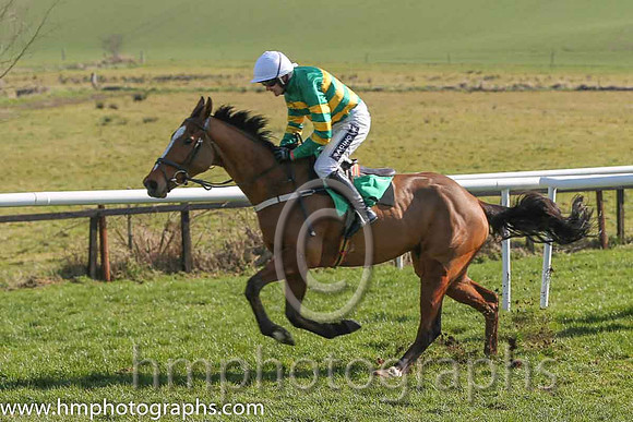 01st - Salsa Sensation (07)  R Walsh < Trainer : T M Walsh  orange and green hoops