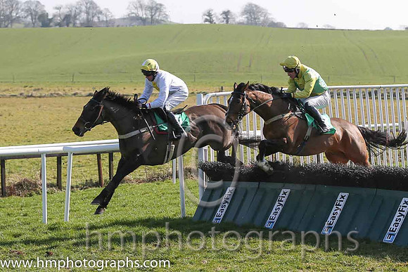 02nd - News For Pascal (06)  C D Maxwell (3) < Trainer : Stephen Magee  white, yellow panel  04th - Last Move (05)  Mr N McParlan (5) < Trainer : S McParlan  yellow, green diabolo