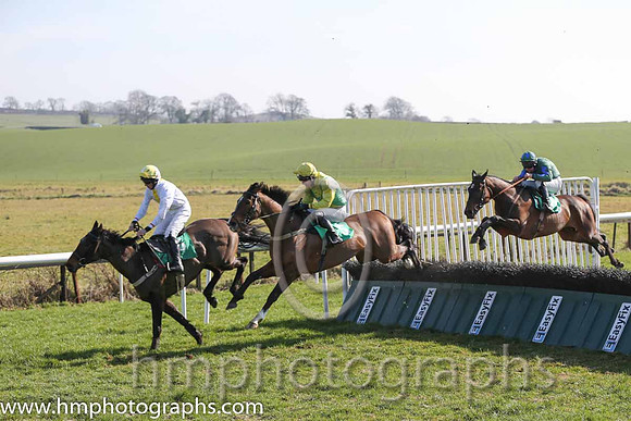 02nd - News For Pascal (06)  C D Maxwell (3) < Trainer : Stephen Magee  white, yellow panel  04th - Last Move (05)  Mr N McParlan (5) < Trainer : S McParlan  yellow, green diabolo  05th - Wee Ga