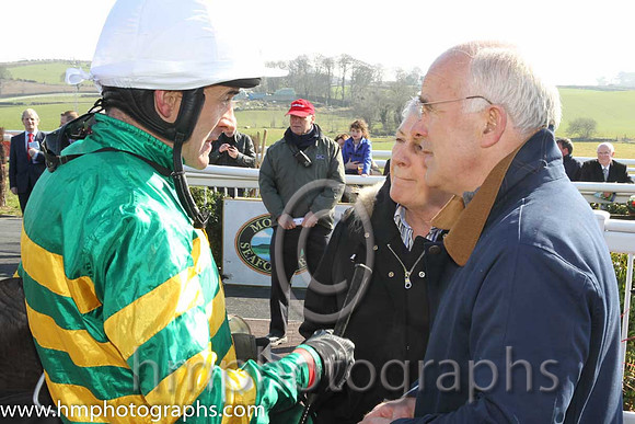 01st - Salsa Sensation (07)  R Walsh < Trainer : T M Walsh  orange and green hoops