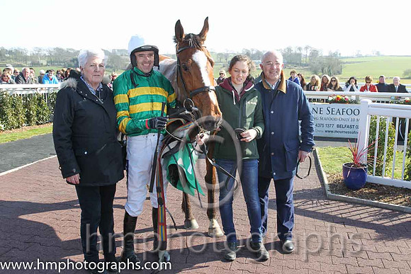 01st - Salsa Sensation (07)  R Walsh < Trainer : T M Walsh  orange and green hoops