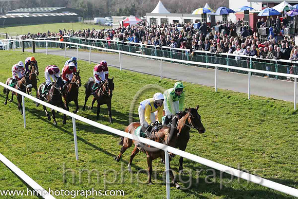 06th - Idlewild(04)  D R Fox (3)  Trainer : M M McNiff  blue, yellow sashes  04th - Fiery Oscar (03)  A E Lynch  Trainer : R Sweeney  green, light green check