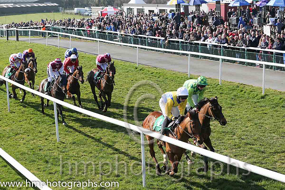 06th - Idlewild(04)  D R Fox (3)  Trainer : M M McNiff  blue, yellow sashes  04th - Fiery Oscar (03)  A E Lynch  Trainer : R Sweeney  green, light green check