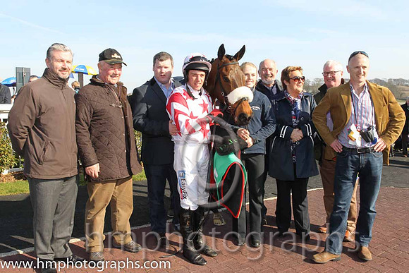 01st - Knight's Parade (05)  D J Condon  Trainer : Gordon Elliott  white, red stars - Owners: Bodhran Makers Syndicate