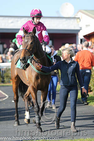 07th - Disputed (07)  B J Cooper  Trainer : C O'Dwyer  maroon, white star